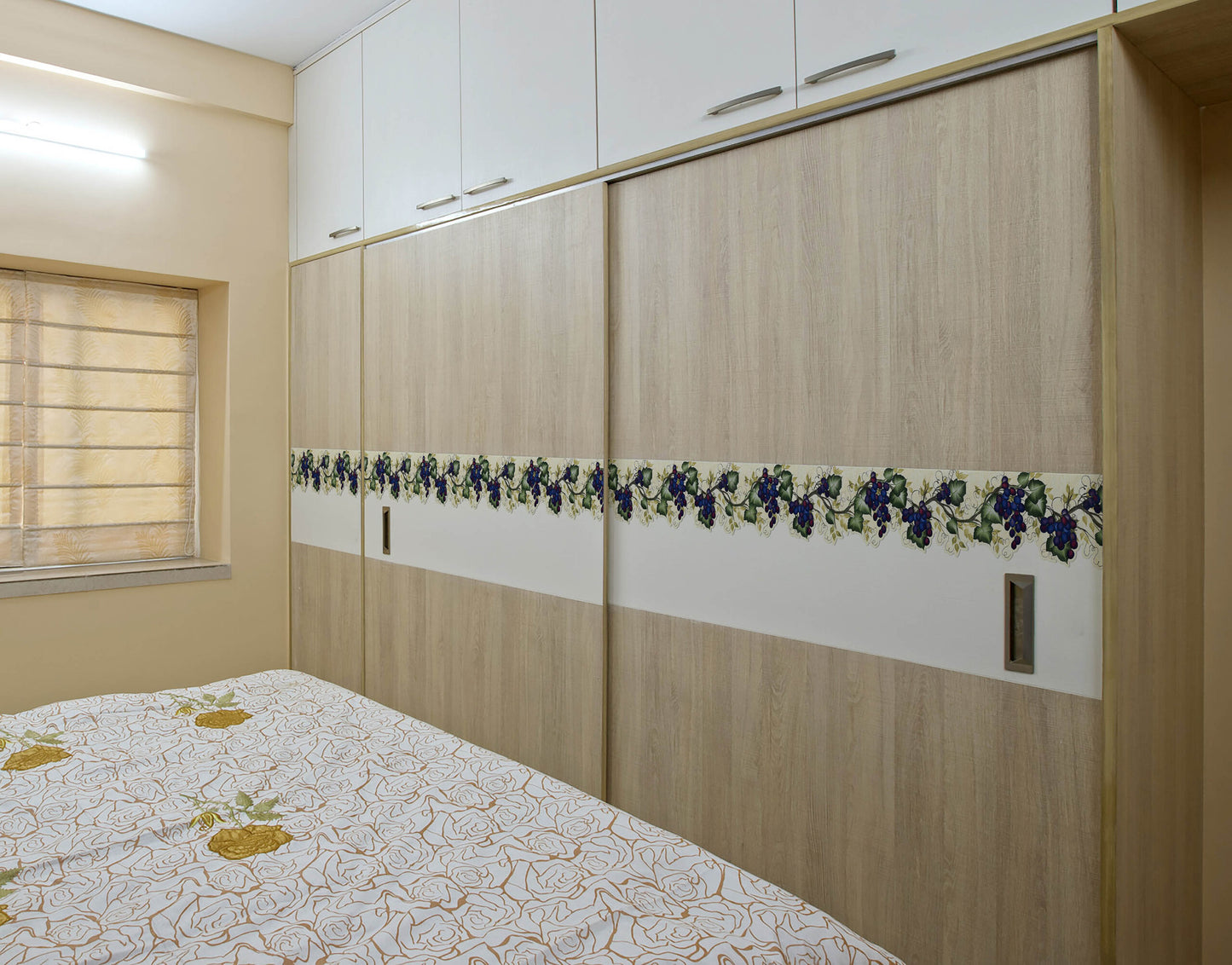 Green Anthurium & Pink Anemones Wallpaper Border Sticker