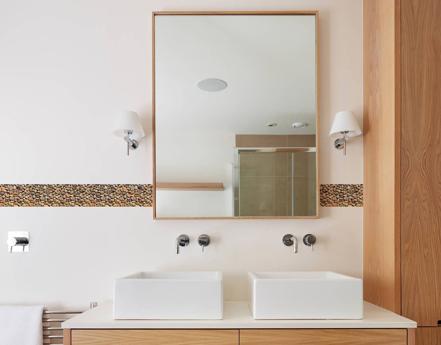 Pebble Stone Pattern With Cement Filled Wall Border