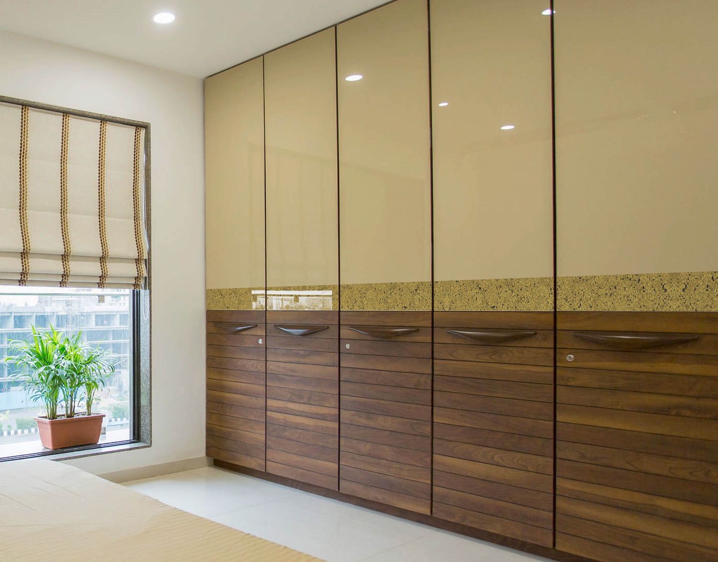 Decorative Colourful Chips Yellow Rustic Wall Border