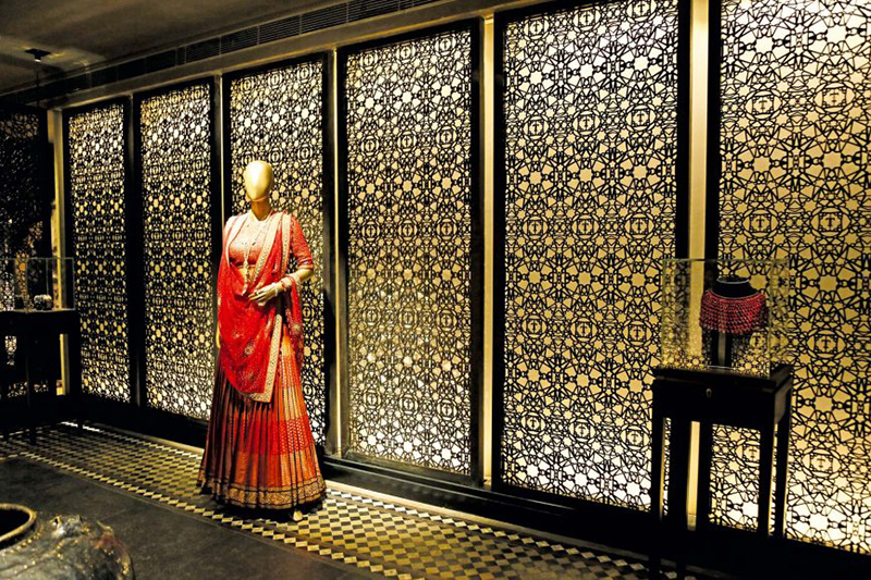 Give a hint of the magical journey ahead in the saree showroom